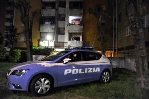 Macerata, immigrato sorpreso a rubare minaccia e attacca agenti