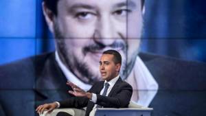 Di Maio cambia linea: lasciato solo da tutti ora grida al sabotaggio