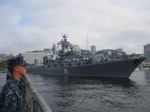 Sale la tensione nel Baltico: navi russe si avvicinano alla Lettonia