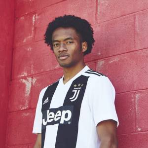 La Juventus stravolge la maglia: la divisa 2019-2020 cambia look