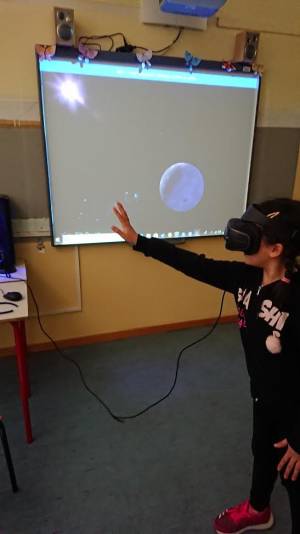 A Milano la scuola è entrata nel futuro: con la realtà virtuale la lezione è dal vivo