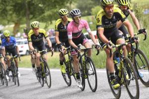 Giro d'Italia, Yates vince l'undicesima tappa e si tiene la maglia rosa