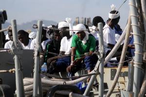 La Mussolini sfida papa Francesco: "Accolga i migranti in Vaticano"