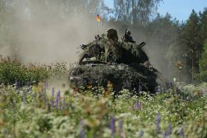 La Nato si esercita nei Paesi baltici: 20mila soldati alle porte di Mosca