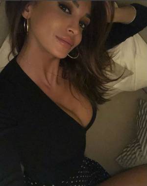 Cristina Buccino, la scollatura è hot