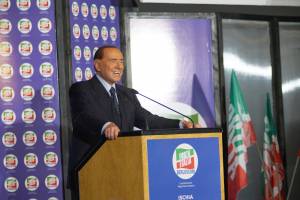 Berlusconi a Forza Italia: "Con la coalizione saremo maggioranza"