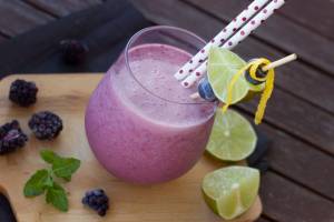 La stagione degli smoothies: elisir di benessere