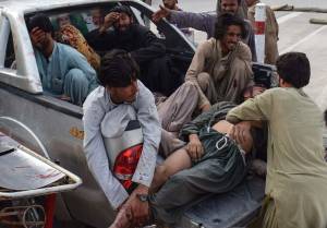 Pakistan, l’Isis uccide 130 persone e il Paese adesso rischia il caos