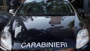 Mezzo chilo di hashish in auto, conviventi arrestati