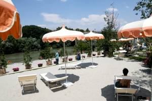 Arriva "Spelacchia" la spiaggia sul Tevere che rimane deserta