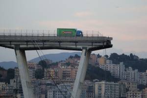 Quando un pezzo di strada divide la sorte di due uomini