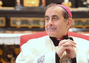 L'arcivescovo di Milano sul Papa: "Nemmeno il Padreterno sa cosa pensano i gesuiti".