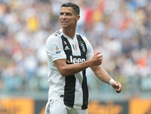 Juventus, gli ultrà del Valencia disturbano il sonno di CR7 e compagni