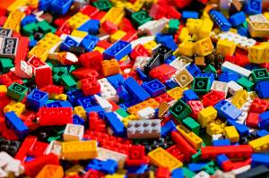 Reputation economy, Lego al top della classifica