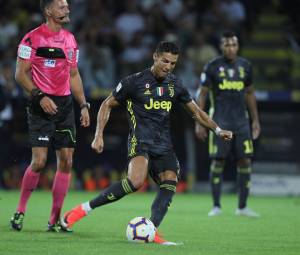 La Juventus passa anche a Frosinone: 0-2 firmato CR7-Bernardeschi