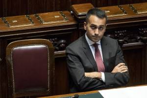 Di Maio spara su media e Ue: "Vogliono far cadere il governo"