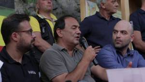 Favoreggiamento ai clandestini Manette per il sindaco di Riace