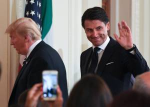 Trump sceglie (ancora) Conte: la Sesta flotta rimane in Italia
