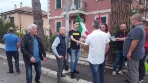 Tensione alle stelle per l'arrivo dei migranti in via di Salone. CasaPound annuncia: "Sarà una nuova Casale San Nicola"