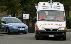 Foggia, ambulanza tarda ad arrivare, dottoressa insultata e picchiata