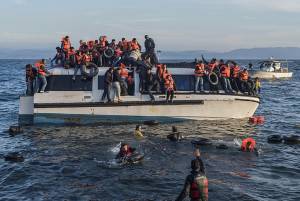 Grecia, accoglienza dei migranti sotto accusa: "Sistema corrotto"