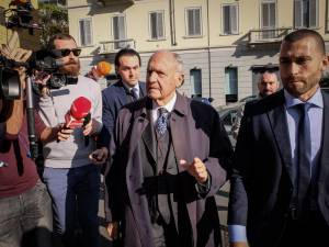 Spread, Savona accusa: "Ci sono incongruenze. La Bce deve intervenire"