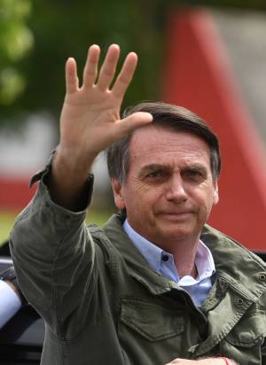 Brasile, Bolsonaro: "Via la spazzatura marxista dalle scuole"