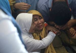 Indonesia, aereo cade in mare: 188 persone sono morte tra cui un italiano