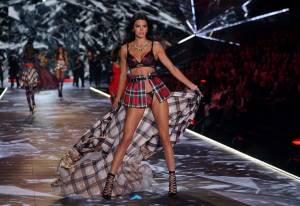 Victoria's Secret, gli angeli hot in passerella