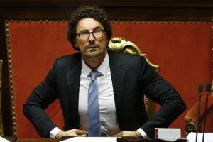 Toninelli: “Di Maio arrabbiato? Smentisco categoricamente”