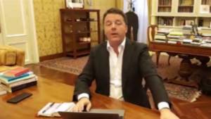 Renzi: "La sinistra dovrebbe scusarsi con Berlusconi"