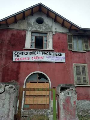 Claviere, no border occupano un edificio: "base" per clandestini al confine