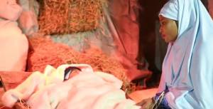 Gesù bambino, Giuseppe e Maria neri: è bufera sul presepe vivente