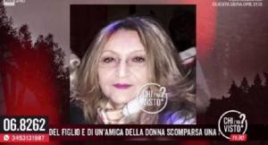 Bari, trovato il cadavere di una donna in un'auto