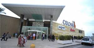  Brindisi, svaligiano gioielleria al centro commerciale: fermati dopo un tamponamento