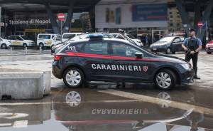 Scippano 60enne e aggrediscono i carabinieri: arrestati