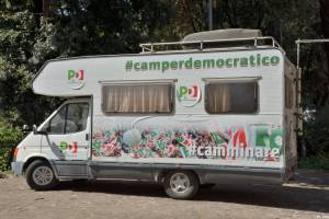 Il Pd in crisi economica si vende pure il camper