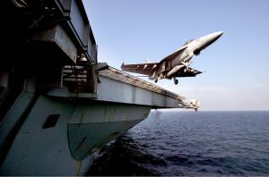 Libia, Trump rientra in partita: portaerei e forze speciali in azione