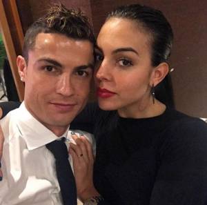 Georgina Rodriguez, 2.700 euro per un pigiama 