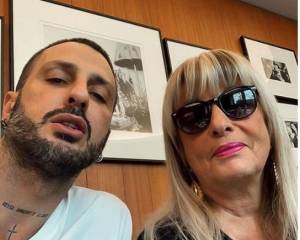 Fabrizio Corona fa pace con la mamma: "Certi amori non finiscono"