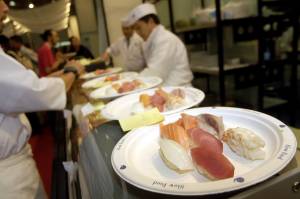 I rischi e i campanelli d'allarme: ecco come mangiare sushi in sicurezza