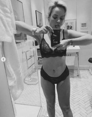 Lily Allen mostra la sua lingerie hot 