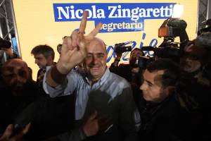 Zingaretti vuole diventare il paladino dei migranti