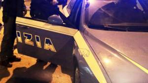 Salerno, marocchino irregolare pesta agenti per evitare controllo