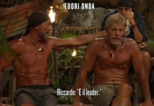 Isola dei Famosi, Stefano dichiara guerra a Kaspar: "Tu chiacchieri, io faccio"