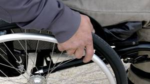 Vigili e disabili insieme multano gli automobilisti indisciplinati