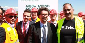 Toninelli "inaugura" un cantiere ancora bloccato