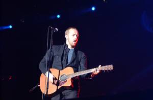 Chris Martin perseguitato da una stalker