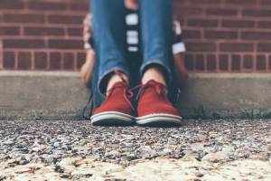 Pistoia, minore legata e maltrattata dai compagni di scuola