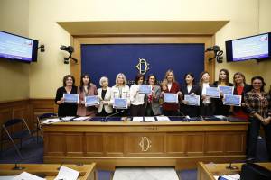 Violenza donne, proteste in Aula: deputate FI sui banchi del governo